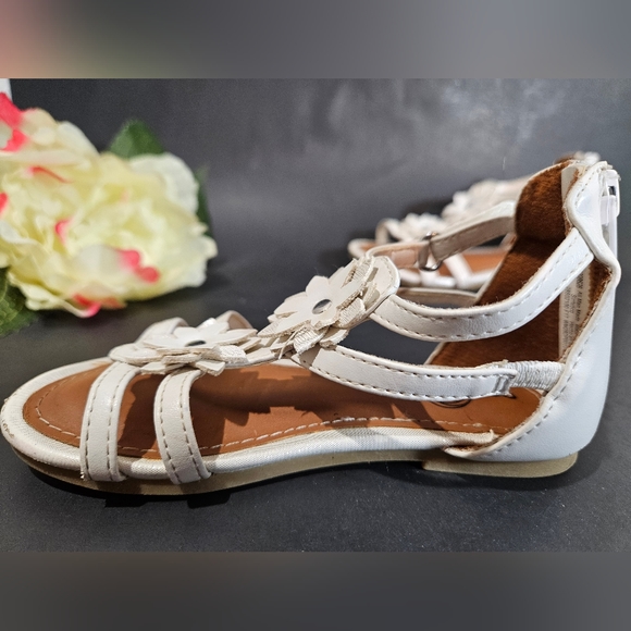 Girls White Flower Flat Sandals - Picture 6 of 12